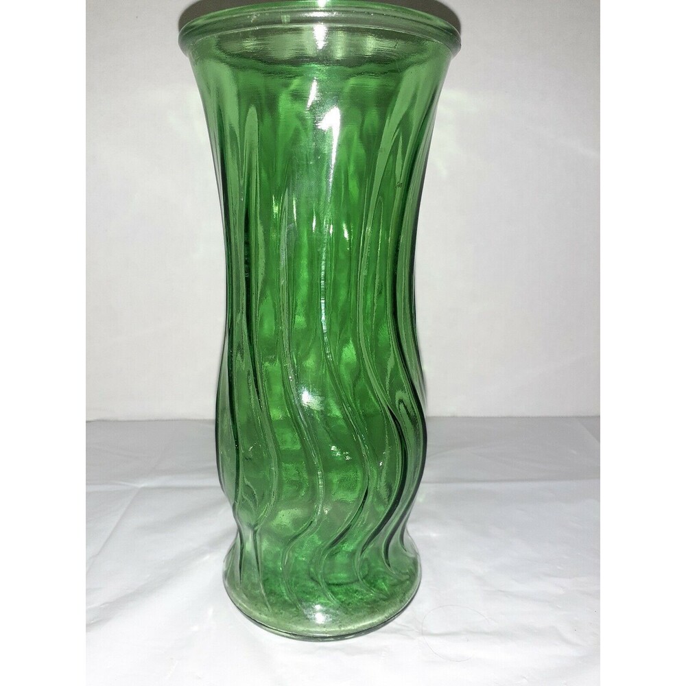 Vtg EO Brody Green Curved Ribs Vase 9 Inches Tall